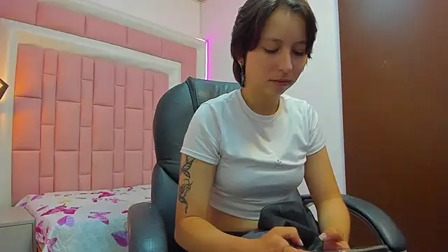 Snapshot of Klaret_Toy chatting on 30, 11, 2025 Klaret Toy online show from 30, 11, 2025