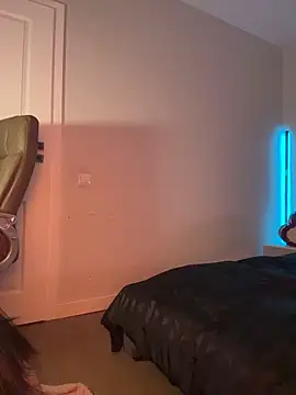 Niinarosee online show from 3, 4, 2026