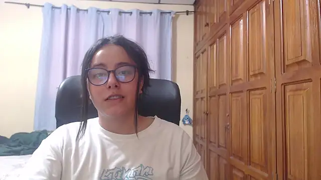 Venus cat  online show from 1, 2, 2026