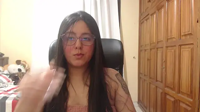 Snapshot of Venus_cat_ chatting on 18, 7, 2026 Venus cat online show from 18, 7, 2026