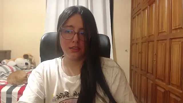 Snapshot of Venus_cat_ chatting on 10, 7, 2026 Venus cat online show from 10, 7, 2026