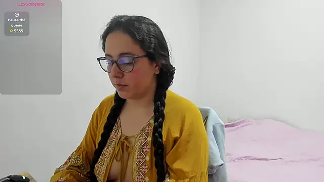 Venus cat  online show from 9, 11, 2025