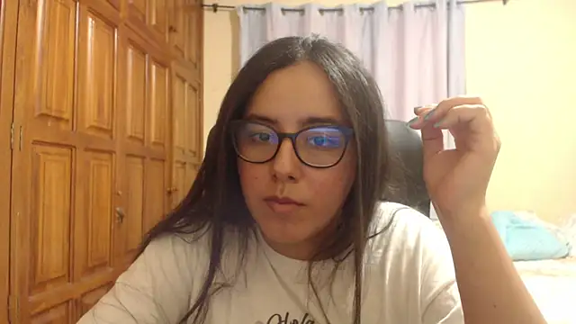 Venus cat  online show from 5, 12, 2025