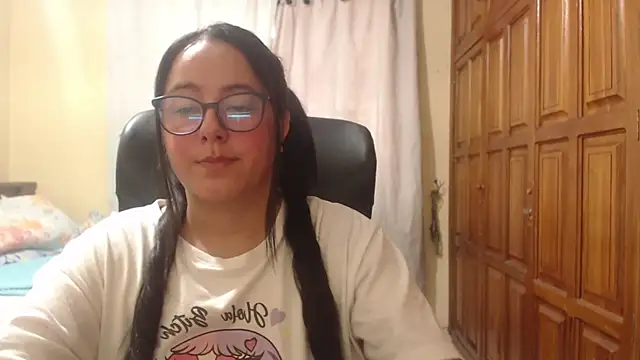 Snapshot of Venus_cat_ chatting on 19, 6, 2026 Venus cat online show from 19, 6, 2026