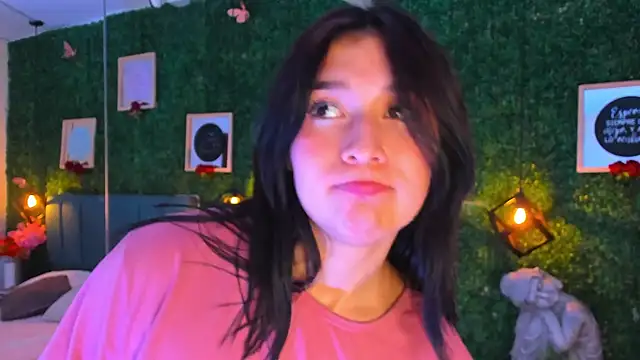 Snapshot of Rubyvixxen_ chatting on 28, 10, 2025 Rubyvixxen online show from 28, 10, 2025