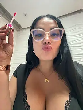 Aurora-Hernandez online show from 7, 10, 2025