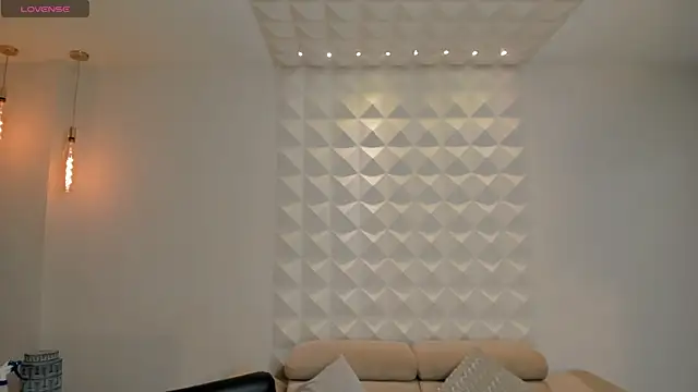 Snapshot of KylieJenkins chatting on 7, 11, 2025 KylieJenkins online show from 7, 11, 2025