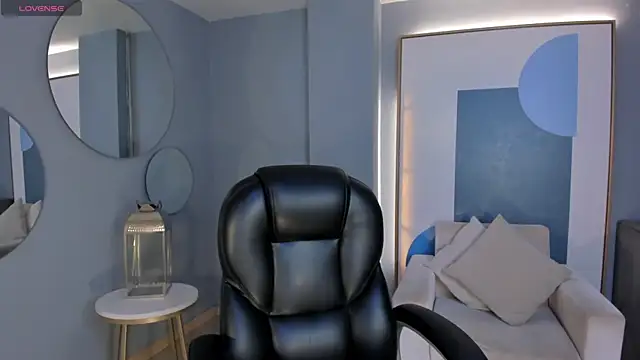 Snapshot of NatalieLewis chatting on 14, 7, 2026 NatalieLewis online show from 14, 7, 2026