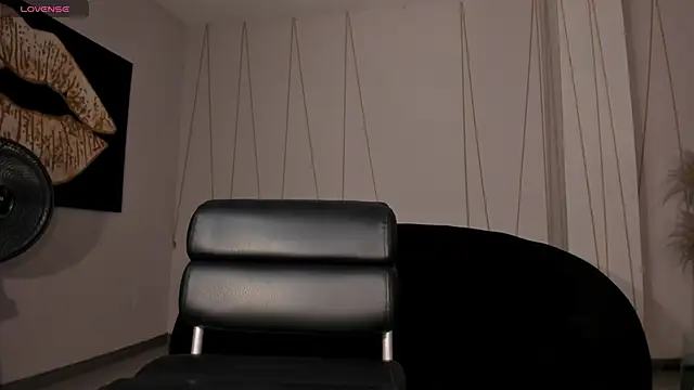 EmilyJohnsonX1 online show from 28, 11, 2025