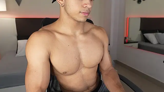 Snapshot of DanteeStone chatting on 8, 10, 2025 DanteeStone online show from 8, 10, 2025