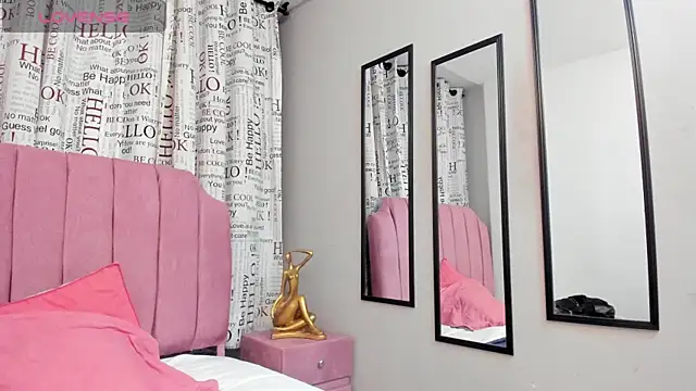 Zoe Blond online show from 1, 11, 2025