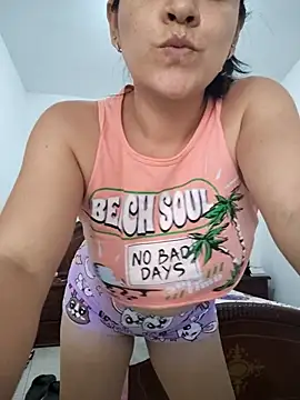LindaSalo33 online show from 5, 10, 2025