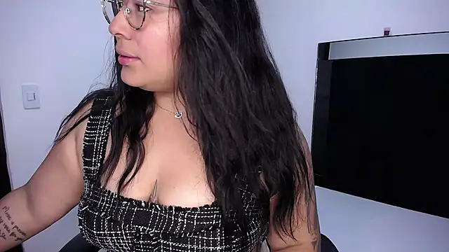 Snapshot of CataleyaMoonroe chatting on 3, 10, 2025 CataleyaMoonroe online show from 3, 10, 2025