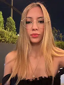 fanyabbey online show from 4, 3, 2026