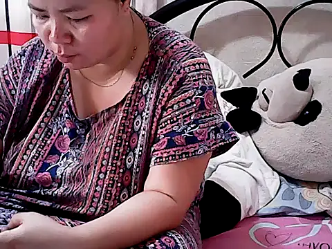 HornyPussie69 online show from 5, 3, 2026