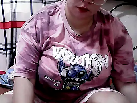 HornyPussie69 online show from 9, 4, 2026