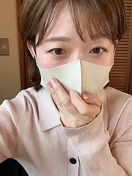 momo yuipu online show from 6, 10, 2025