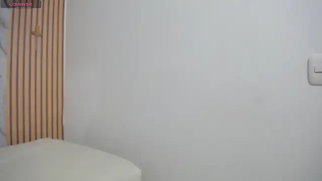 Snapshot of PiaGelvez chatting on 27, 10, 2025 PiaGelvez online show from 27, 10, 2025