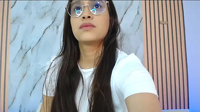 Snapshot of PiaGelvez chatting on 19, 11, 2025 PiaGelvez online show from 19, 11, 2025