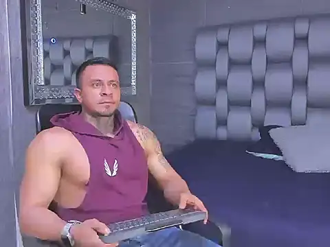 Snapshot of ZEUS-KING chatting on 13, 10, 2025 ZEUS-KING online show from 13, 10, 2025