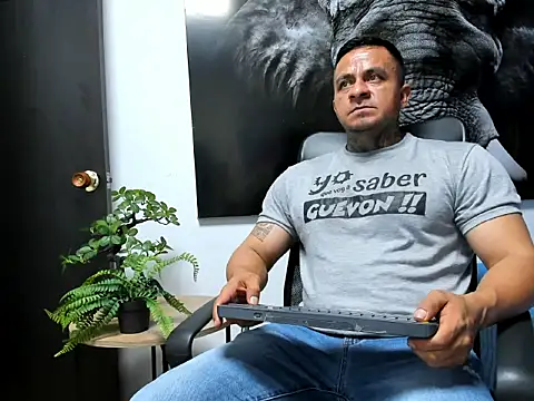 Snapshot of ZEUS-KING chatting on 29, 5, 2026 ZEUS-KING online show from 29, 5, 2026