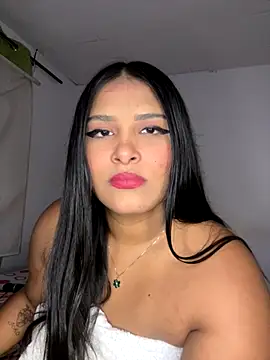 Snapshot of sarafox_10 chatting on 4, 11, 2025 sarafox 10 online show from 4, 11, 2025