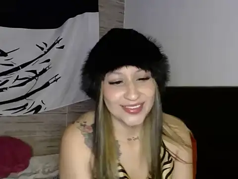 Snapshot of LV_MOONWOMAN chatting on 9, 10, 2025 LV MOONWOMAN online show from 9, 10, 2025