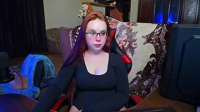 Snapshot of JustFoxyee chatting on 28, 11, 2025 JustFoxyee online show from 28, 11, 2025