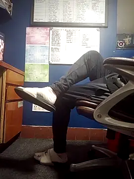 Curious9884 online show from 12, 11, 2025