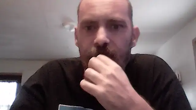 Snapshot of crazyheratic8 chatting on 8, 11, 2025 crazyheratic8 online show from 8, 11, 2025