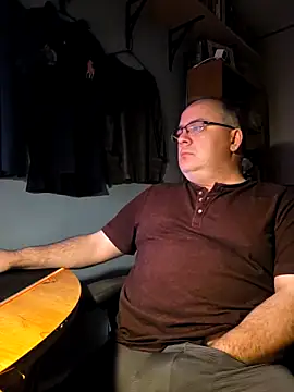 Snapshot of Iceman69696 chatting on 4, 5, 2026 Iceman69696 online show from 4, 5, 2026