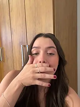 luiza barcelos online show from 2, 10, 2025