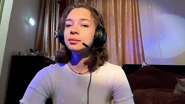 LiliVang online show from 2, 10, 2025