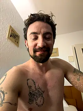 Snapshot of carlosnoveno chatting on 19, 10, 2025 carlosnoveno online show from 19, 10, 2025