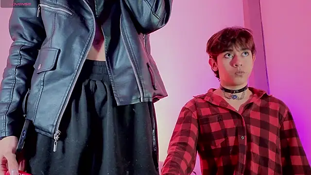 Snapshot of Darcy_and_Stolas chatting on 9, 10, 2025 Darcy and Stolas online show from 9, 10, 2025