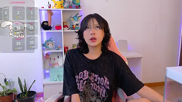 Snapshot of Sallie_Doll chatting on 22, 11, 2025 Sallie Doll online show from 22, 11, 2025