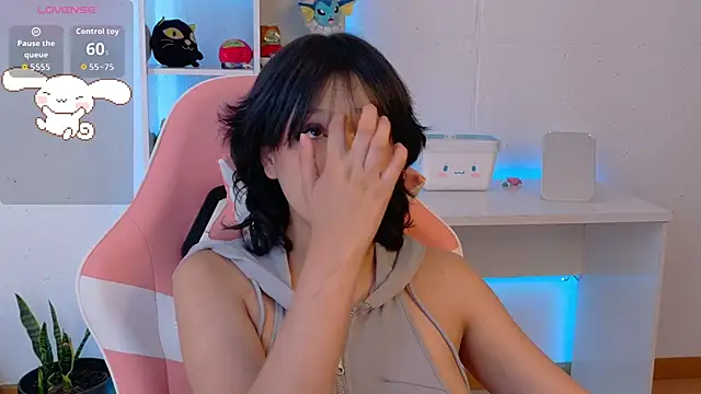 Snapshot of Sallie_Doll chatting on 25, 11, 2025 Sallie Doll online show from 25, 11, 2025