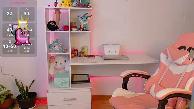 Snapshot of Sallie_Doll chatting on 12, 11, 2025 Sallie Doll online show from 12, 11, 2025