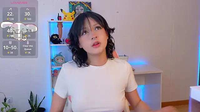 Snapshot of Sallie_Doll chatting on 11, 11, 2025 Sallie Doll online show from 11, 11, 2025