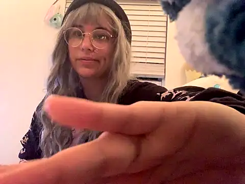 Snapshot of sadgirlsocial chatting on 7, 10, 2025 sadgirlsocial online show from 7, 10, 2025