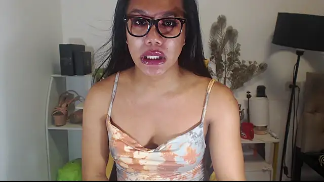 Snapshot of hugecockyurikaa chatting on 15, 10, 2025 hugecockyurikaa online show from 15, 10, 2025