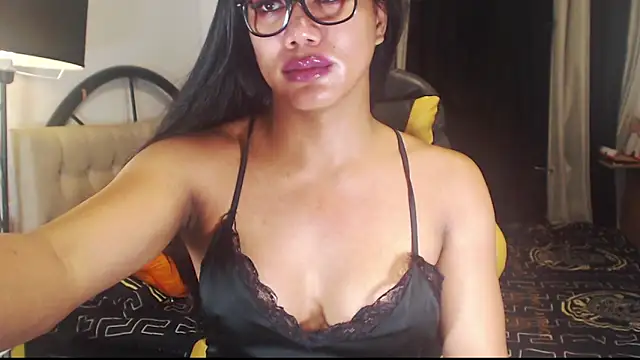 Snapshot of hugecockyurikaa chatting on 24, 11, 2025 hugecockyurikaa online show from 24, 11, 2025