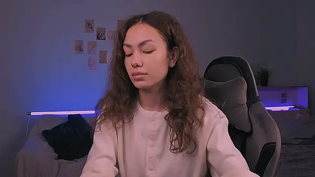 branchwithflowerss online show from 30, 11, 2025