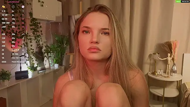 JulieLupo online show from 23, 11, 2025