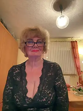 Snapshot of BoloshkaBlonda chatting on 7, 5, 2026 BoloshkaBlonda online show from 7, 5, 2026