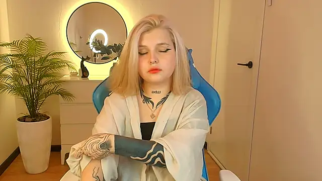 Shad0wPurr online show from 3, 10, 2025