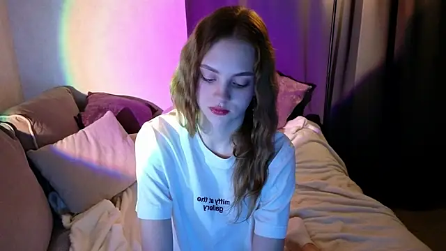 Snapshot of midnightMaya chatting on 16, 10, 2025 midnightMaya online show from 16, 10, 2025