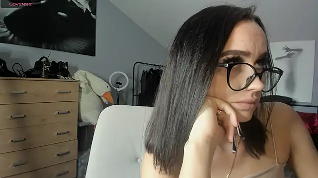 Lisa  Johnson online show from 30, 10, 2025