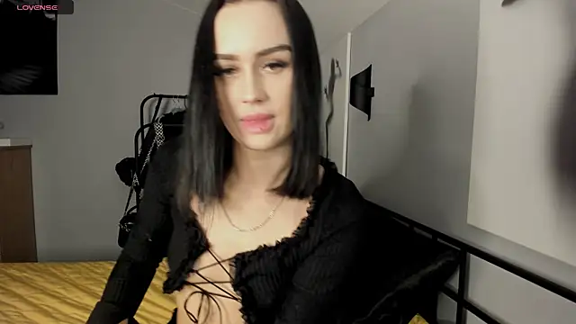 Lisa  Johnson online show from 8, 11, 2025