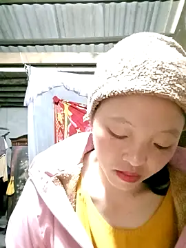 Snapshot of Minkine022 chatting on 29, 10, 2025 Minkine022 online show from 29, 10, 2025